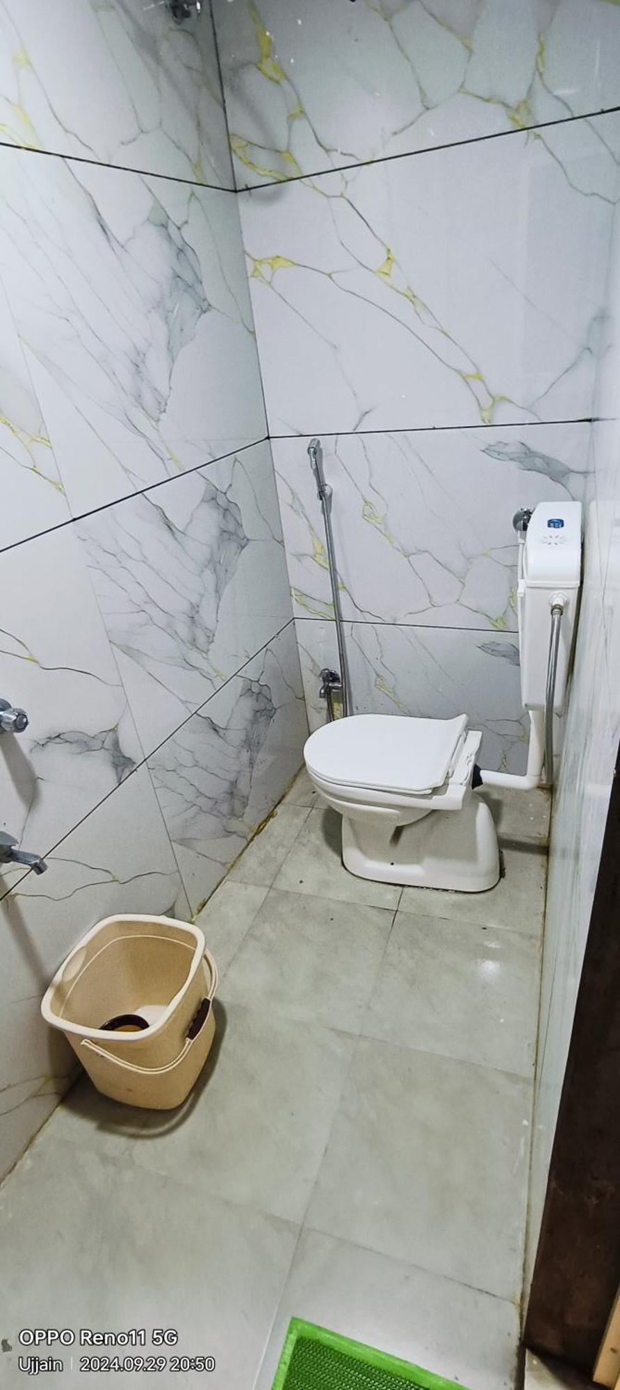 Hotel Rainbow Уджайн Екстериор снимка