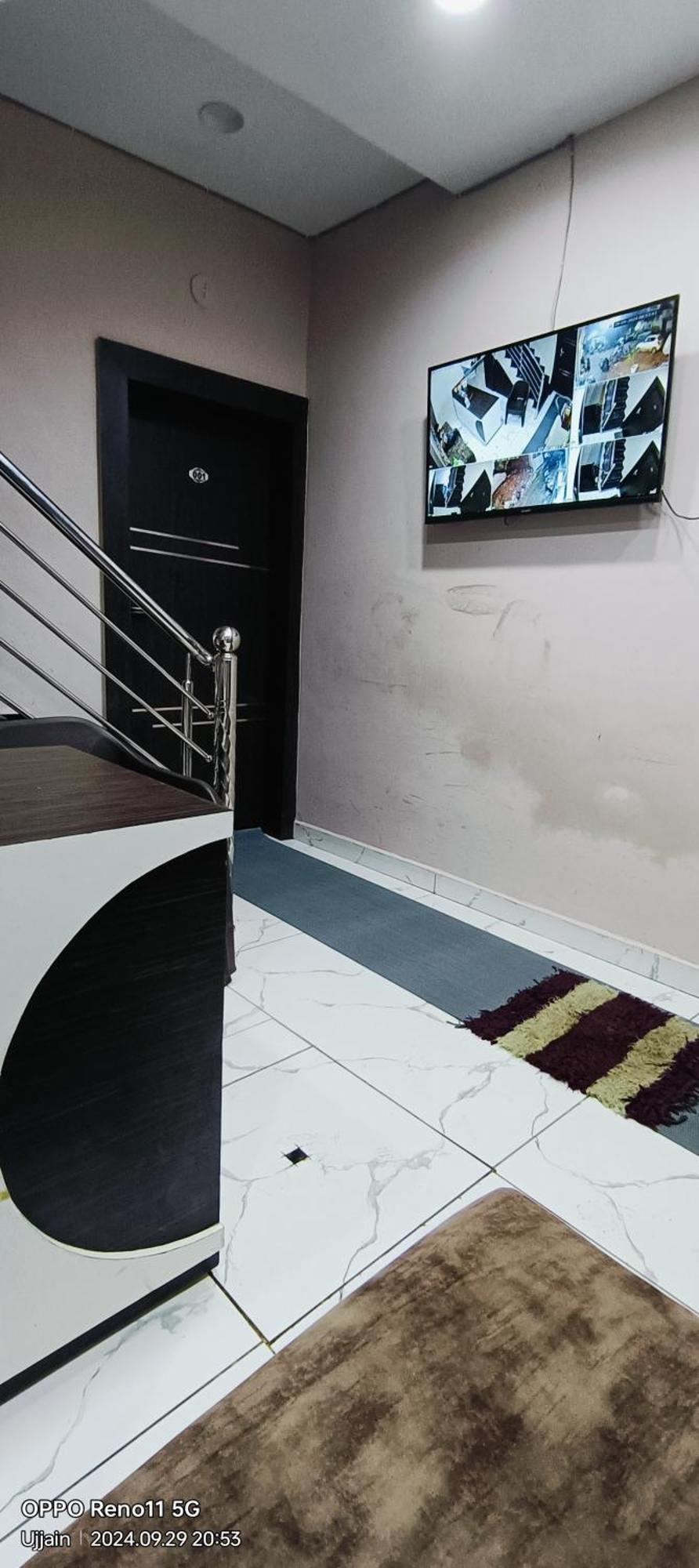 Hotel Rainbow Уджайн Екстериор снимка